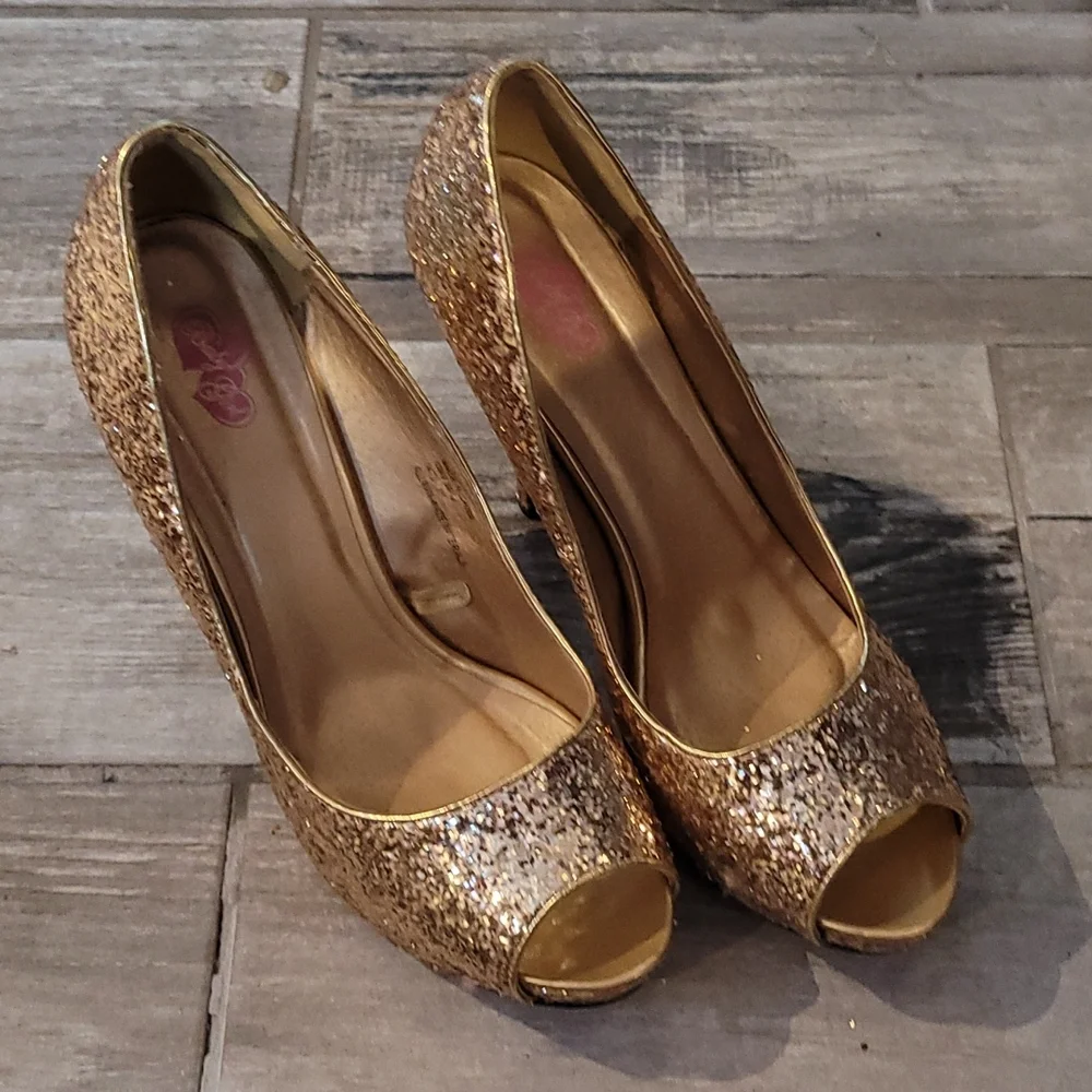 Shoes - Picture 3 of 3